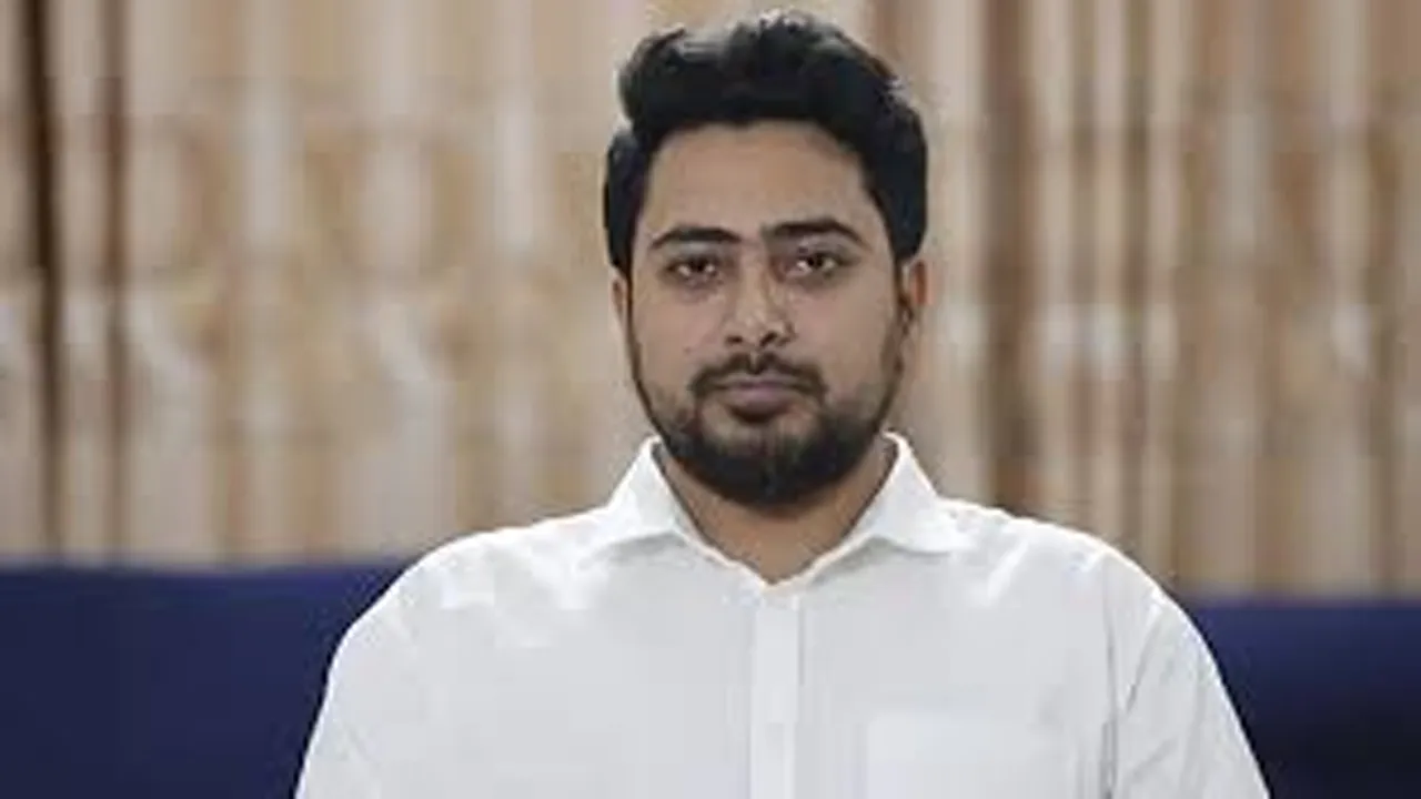 দলের শহীদ কল্যাণ সেল থেকে সর্বোচ্চ সাহায্য করার চেষ্টা করছি : নাহিদ
