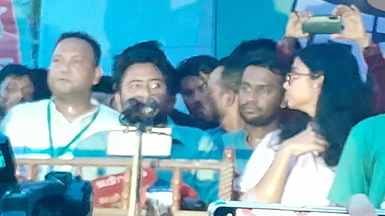 এলাকায় এলাকায় নতুন করে দুর্বৃত্তায়ন শুরু হয়েছে : নাহিদ
