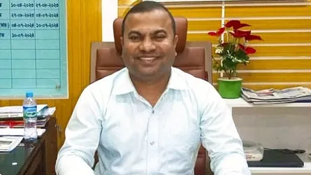 নাটোরের অতিরিক্ত জেলা প্রশাসককে আদালত অবমাননা করায় শোকজ