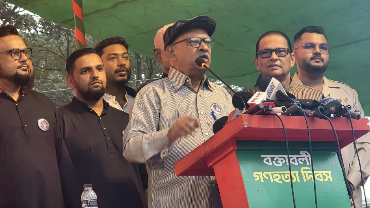মুক্তিযুদ্ধের পর এক ব্যক্তি ও পরিবারের নামে ইতিহাস তৈরি করা হয়েছিল
