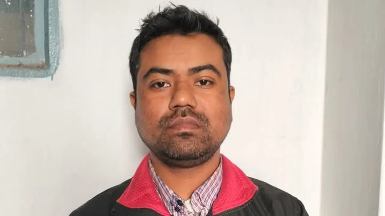 নীলফামারীতে মহানবীকে কটূক্তির ঘটনায় দেশত্যাগে ব্যর্থ হিন্দু যুবক গ্রেফতার