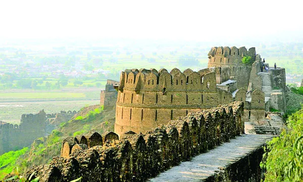 শেরশাহের রোহটাস দুর্গ : নিপা পারভীন