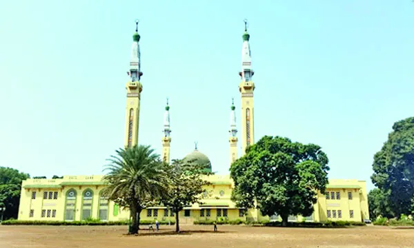 কোনাক্রি বড় মসজিদের কথা   : নিকো হক