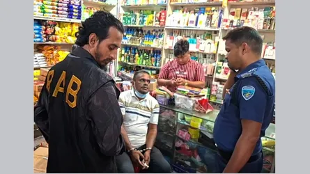 নোয়াখালীতে র‌্যাব পরিচয় দেয়া ভুয়া সদস্য গ্রেফতার