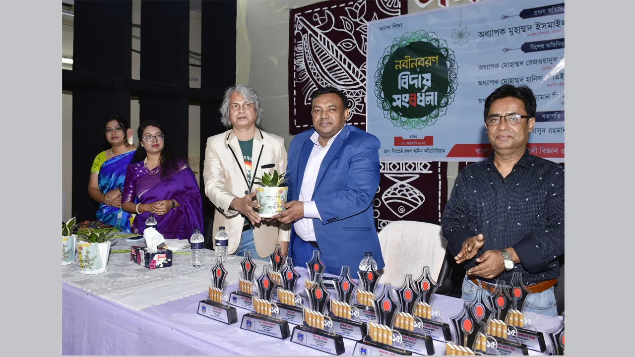 নোবিপ্রবি বাংলা বিভাগের নবীনবরণ ও বিদায় অনুষ্ঠিত