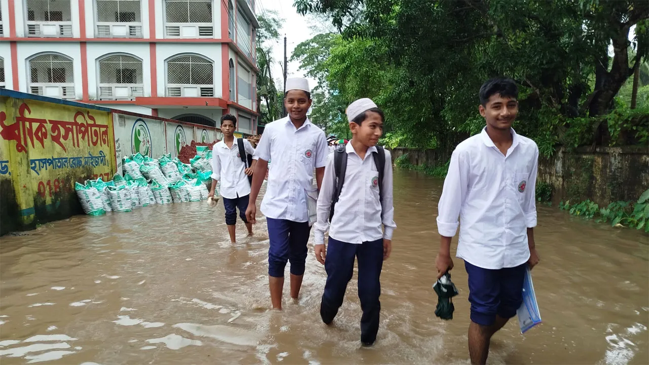 ভারী বৃষ্টিতে ডুবল নোয়াখালী শহর
