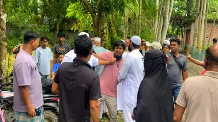 নোয়াখালীতে সম্পত্তি নিয়ে বিরোধ, ২০ ঘণ্টা পর মায়ের লাশ দাফন