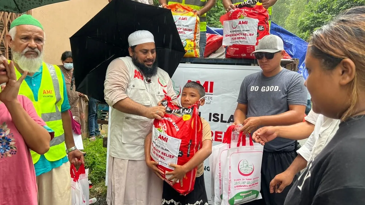 নেপালে বন্যাদুর্গতদের পাশে আল-মারকাজুল ইসলামী