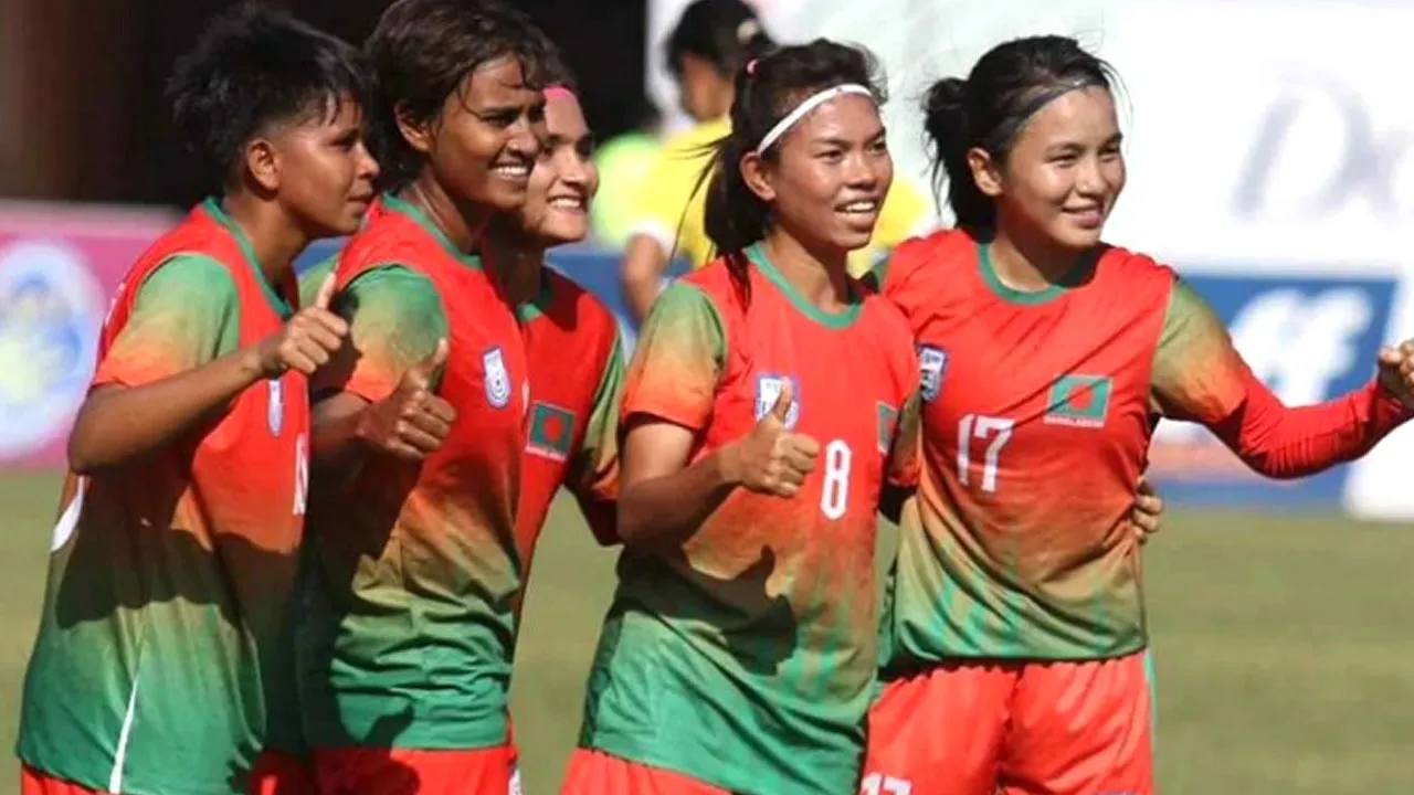 ভুটানের লিগে খেলতে যাচ্ছেন আরো ৩ নারী ফুটবলার