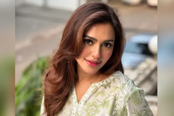 ডিবি হেফাজতে অভিনেত্রী নুসরাত ফারিয়া