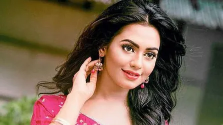 অভিনেত্রী নুসরাত ফারিয়া আটক