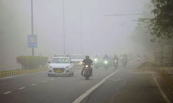 দিল্লিতে বায়ুদূষণে বাতিল ৪০ ফ্লাইট, বিলম্ব শতাধিক
