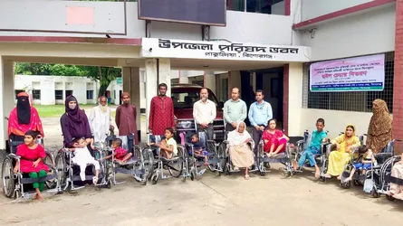 কিশোরগঞ্জে ১২ জন প্রতিবন্ধী পেল হুইল চেয়ার