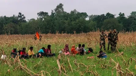 পাটগ্রাম সীমান্তে বিএসএফের পুশইনের চেষ্টা, রুখে দিলো বিজিবি ও এলাকাবাসী