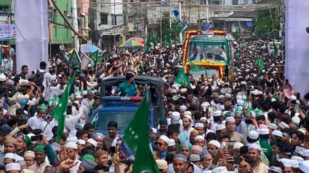 লাখো মানুষের অংশগ্রহণে ‘জশনে জুলুস’ অনুষ্ঠিত