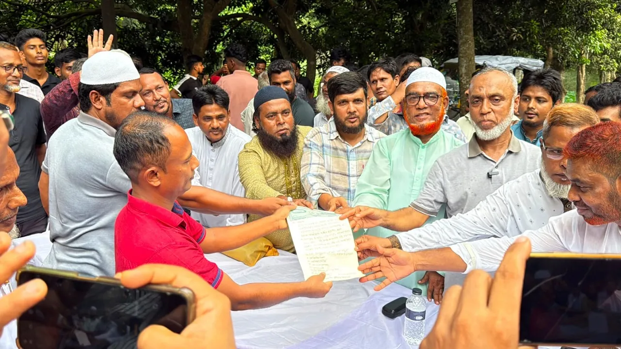 সোনারগাঁওয়ে মুচলেকা দিয়ে মাদক কারবারি ছাড়লেন দুইজন