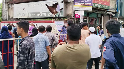পানির-দাবিতে-সিলেটে-রাস্তা-অবরোধ-করে-বিক্ষোভ
