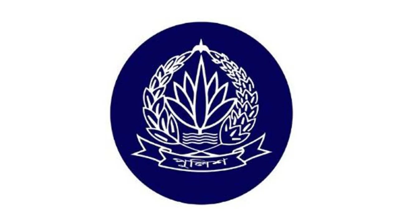 পুলিশের ঘুরে দাঁড়ানোর চেষ্টা