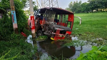পটিয়ায় বাস-ট্রাক সংঘর্ষে নিহত ১