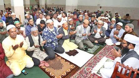 বগুড়ায় খালেদা জিয়ার সুস্থতা কামনা করে বিভিন্ন শ্রমিক সংগঠনের দোয়া