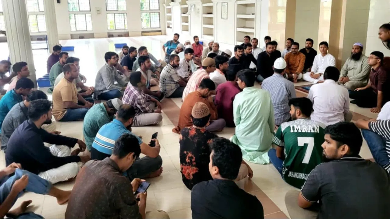 জুলাই-আগস্টের শহীদ ও আহতদের জন্য জাবি ছাত্রদলের দোয়া মাহফিল