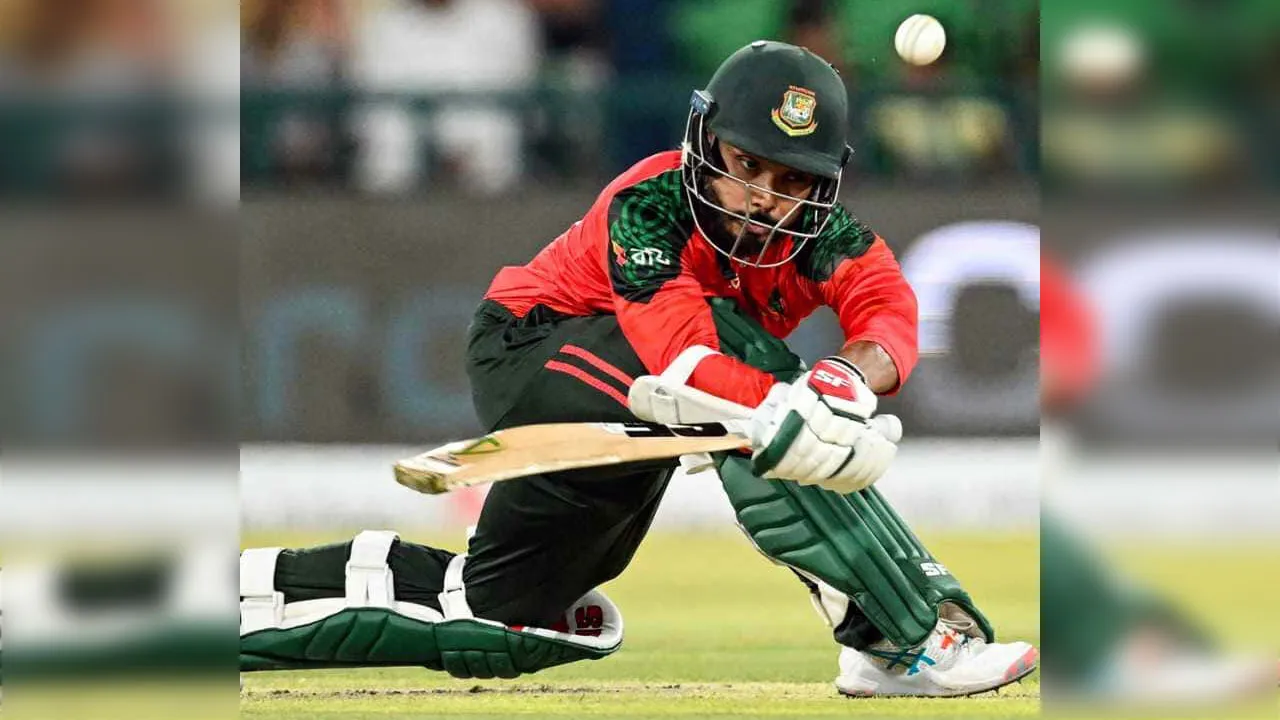 পারভেজ ইমনের ফিফটি, ফিরেছেন শান্ত