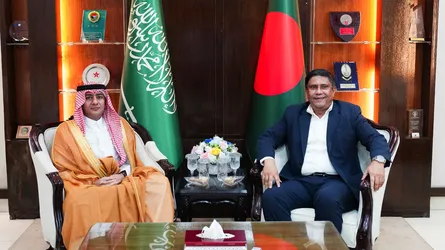 প্রধানমন্ত্রীর প্রতিরক্ষা উপদেষ্টার সাথে সৌদি রাষ্ট্রদূতের সাক্ষাৎ