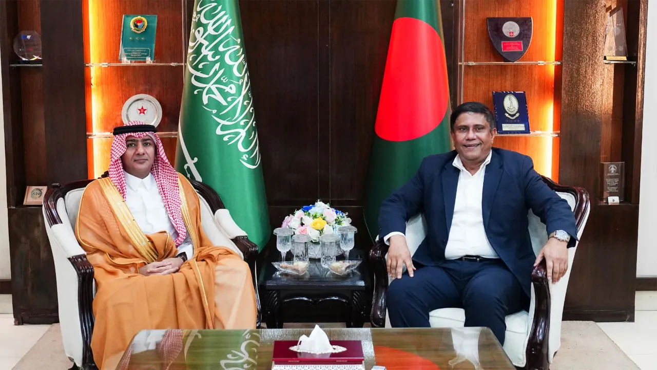 প্রধানমন্ত্রীর প্রতিরক্ষা উপদেষ্টার সাথে সৌদি রাষ্ট্রদূতের সাক্ষাৎ