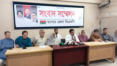 যশোরে সংসদীয় সীমানা পরিবর্তনের প্রতিবাদে বিএনপির নির্বাচন অফিস ঘেরাও