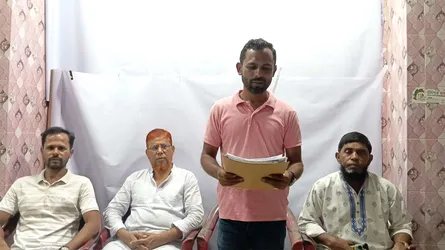 চাঁদপুরে জমিসংক্রান্ত বিরোধের জেরে প্রতিমা ভাঙচুর করে ফাঁসানোর চেষ্টা, সংবাদ সম্মেলন