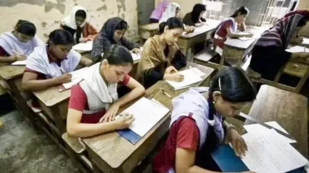 শিক্ষক আন্দোলন : সরকারি স্কুলে বার্ষিক পরীক্ষা স্থগিত