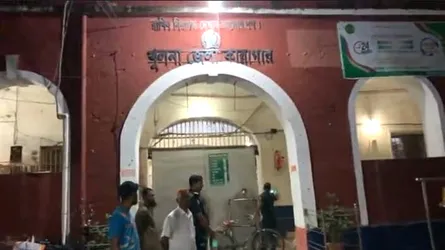 খুলনা কারাগারে প্রভাব বিস্তারকে কেন্দ্র করে মাদককারবারি দু’গ্রুপে সংঘর্ষ