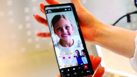 নতুন ডিজাইনের ফোল্ডেবল ফোন