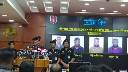 র‌্যাব পরিচয়ে ডাকাতি, গ্রেফতার ৫