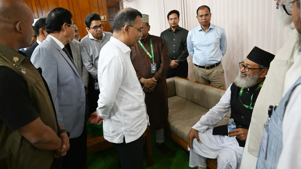 সংসদে অসুস্থ বিরোধীদলীয় এমপির খোঁজ নিলেন প্রধানমন্ত্রী