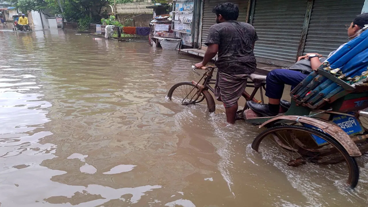 আসন্ন বর্ষায় আবারো  ডুবতে পারে ঢাকা