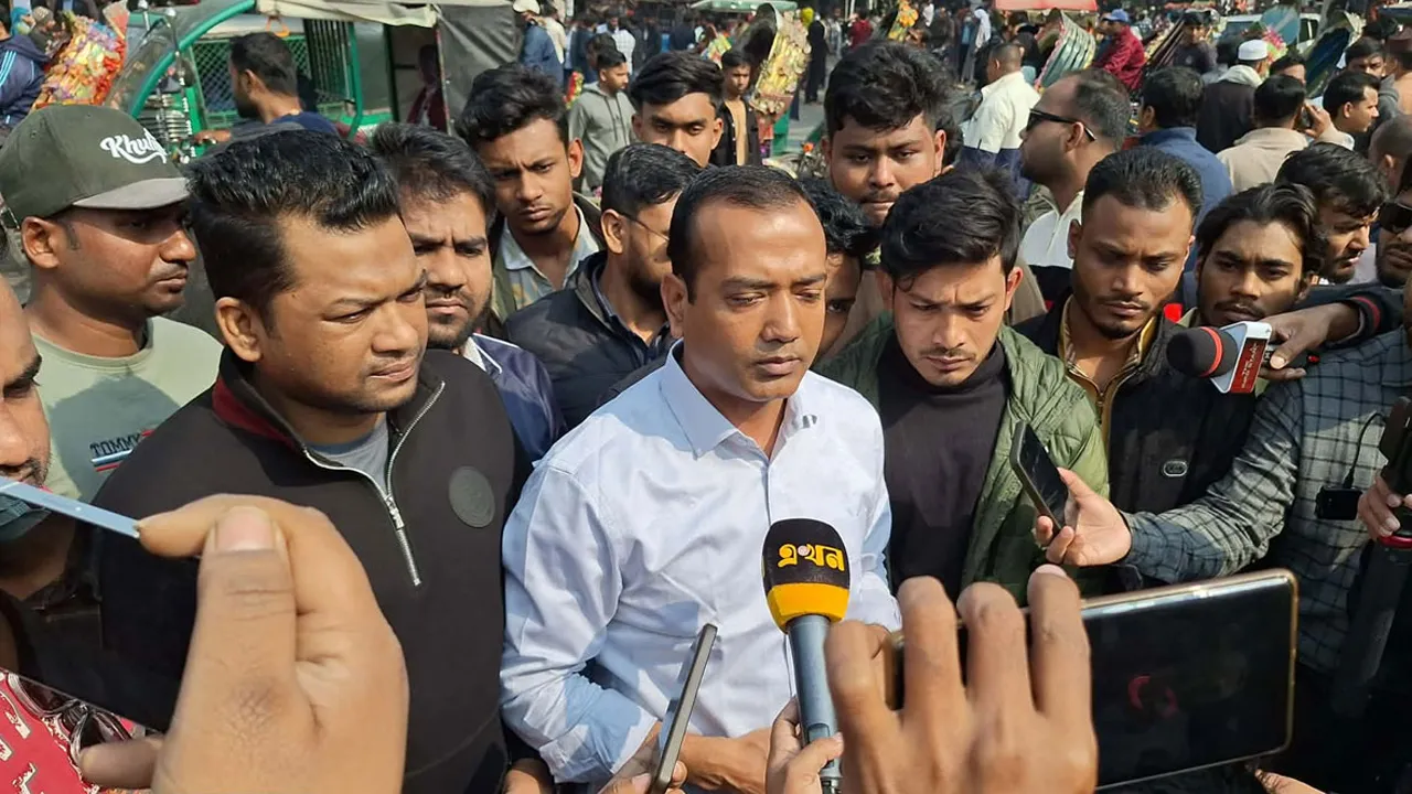 ব্যালট পেপার নিয়ে আপত্তি, ইসি ঘেরাও ছাত্রদলের