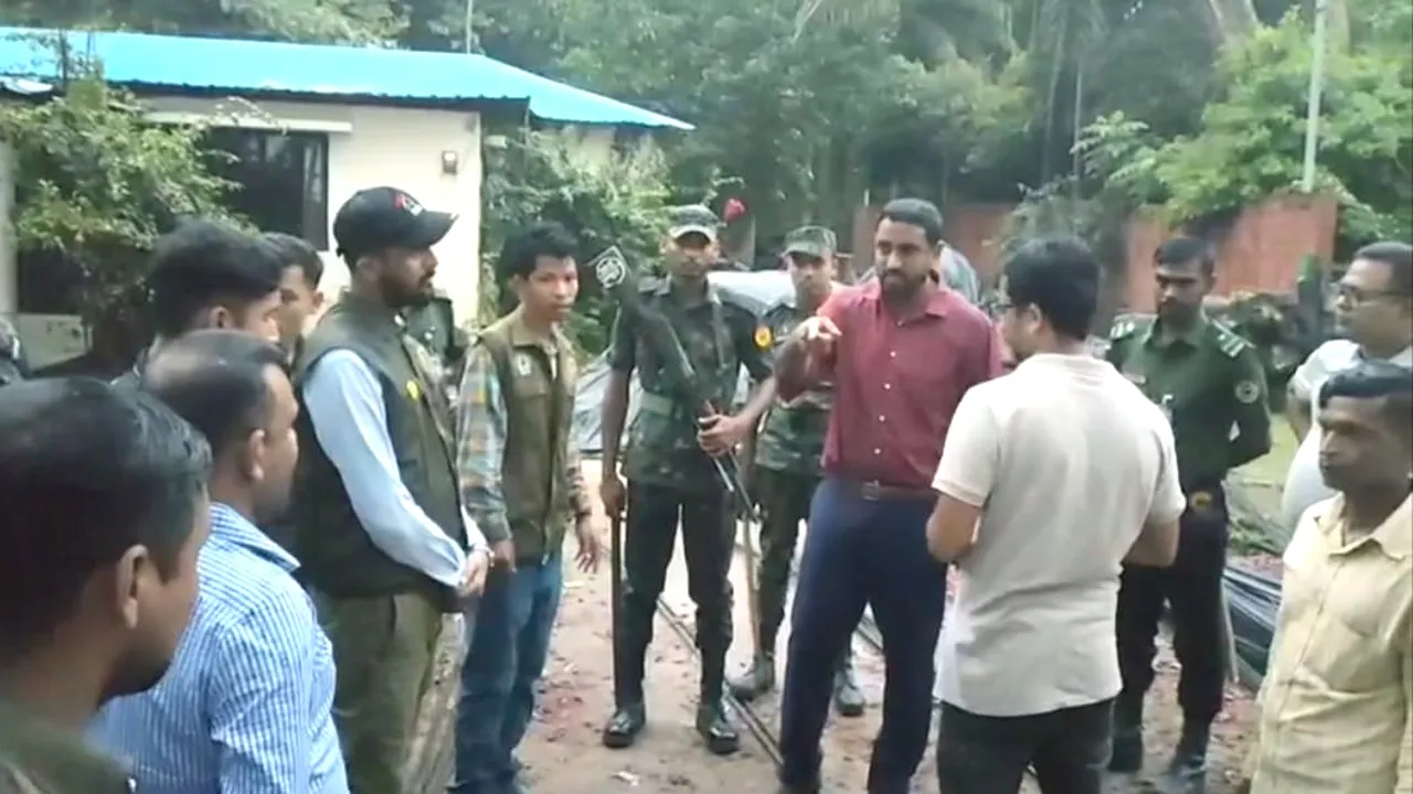 রামুতে অ্যাসিল্যান্ড ও বন বিভাগ কর্মকর্তার বাগ্বিতণ্ডার ভিডিও ভাইরাল