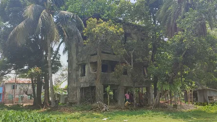 রাঙ্গাবালীর টিঅ্যান্ডটি অফিস যেন বোবা প্রতিকী স্মারক!