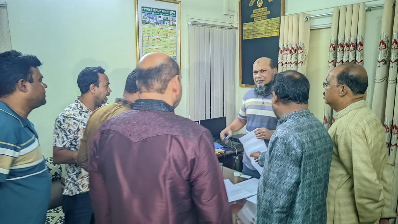 জি এম কাদেরের বাড়িতে হামলার ঘটনায় থানায় হত্যাচেষ্টার এজাহার