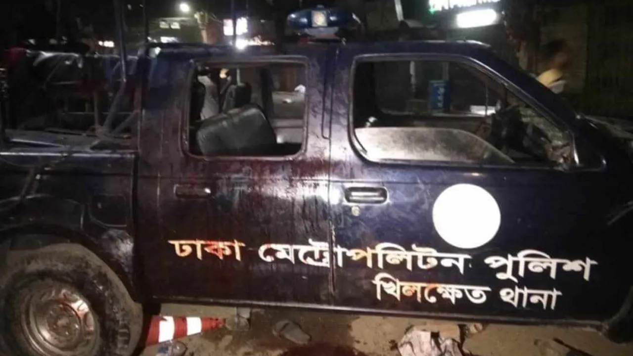 খিলক্ষেতে ধর্ষণের অভিযোগে তরুণকে গণপিটুনি, পুলিশের ওপর হামলা