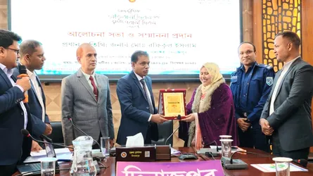 দিনাজপুরে অভিবাসী দিবসে ৪ রেমিট্যান্স যোদ্ধাকে সম্মাননা