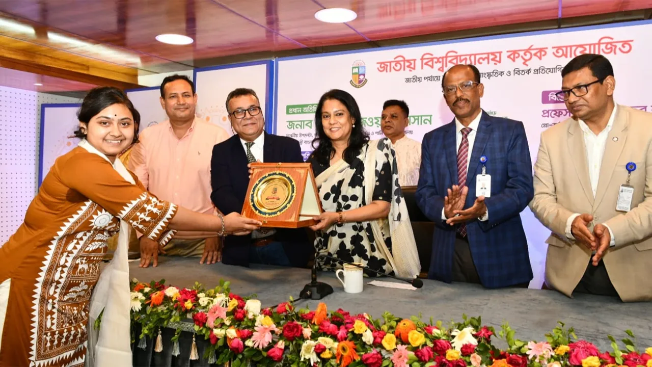গণ-আন্দোলনে তরুণদের দেশপ্রেম ও সাহসিকতা দেশে নতুন অধ্যায় রচনা করেছে : পরিবেশ উপদেষ্টা