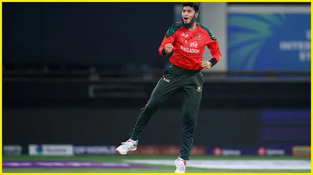 বাংলাদেশকে প্রথম উইকেট এনে দিলেন রিশাদ