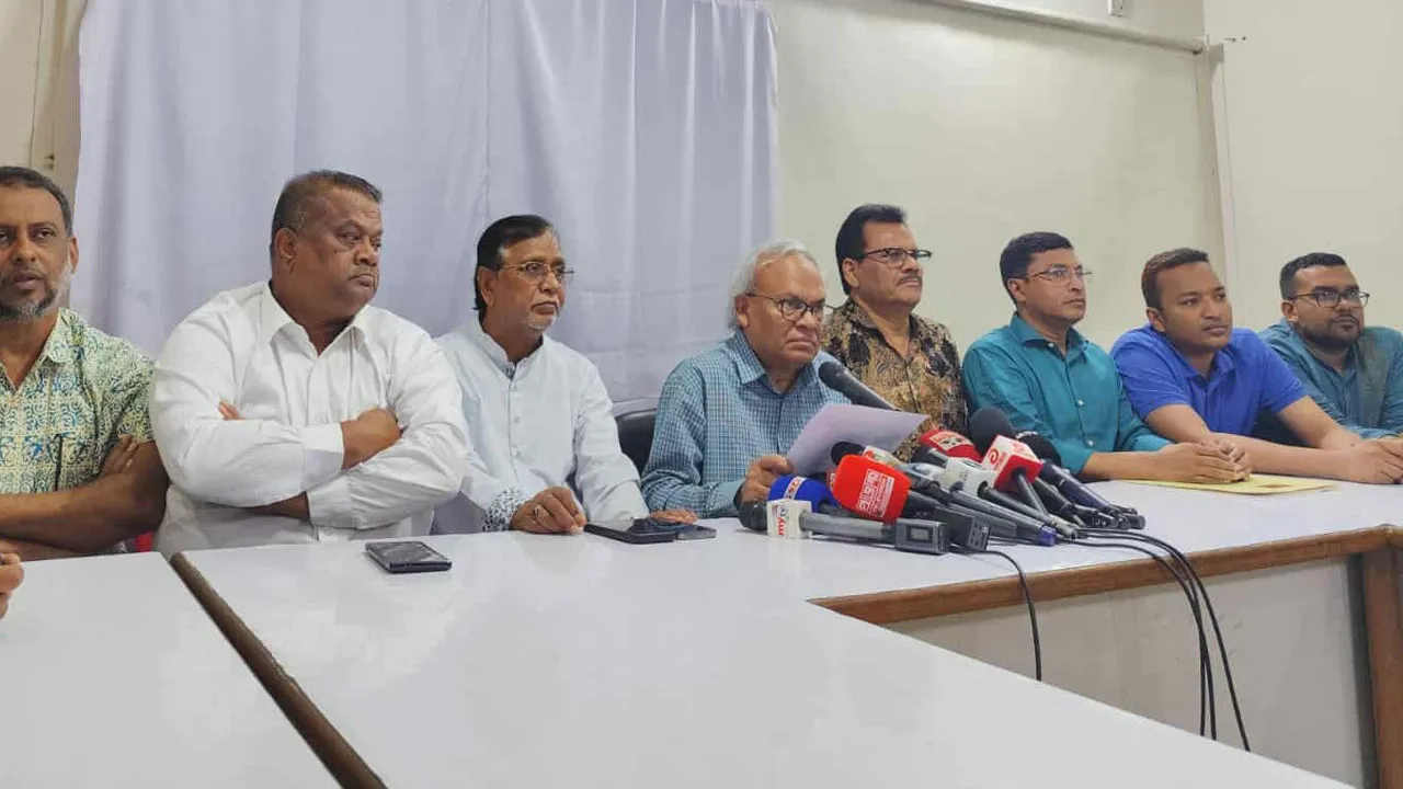 হাসিনার উন্নয়নের মতো এখন নির্বাচন পেছানো নিয়ে বয়ান দেয়া হচ্ছে