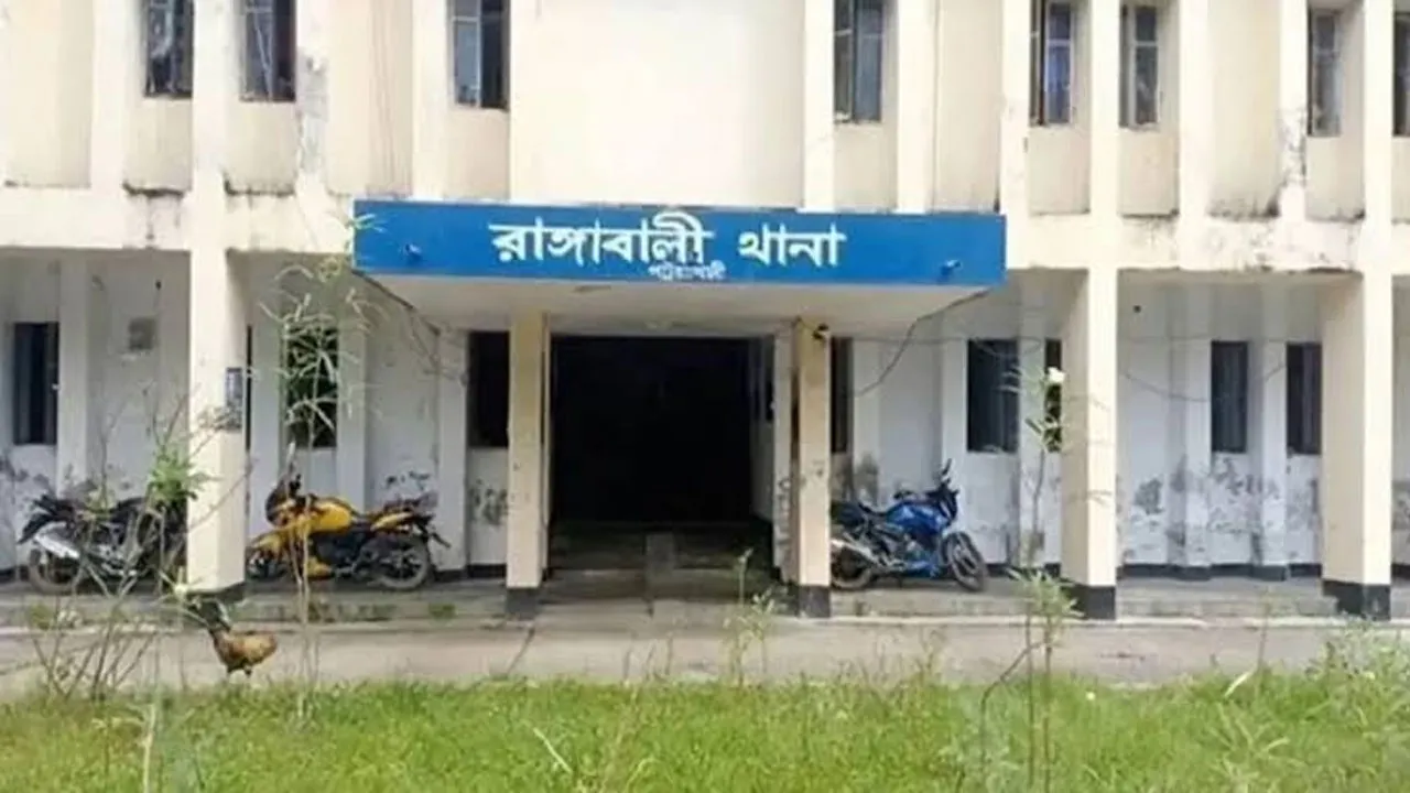 রাঙ্গাবালীতে শিশুর সাথে অনৈতিক কাজে জড়ানোর চেষ্টা, থানায় অভিযোগ