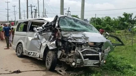 বাস, সিএনজি ও মাইক্রোবাসের ত্রিমুখী সংঘর্ষে শিশুসহ নিহত ২, আহত ১৪