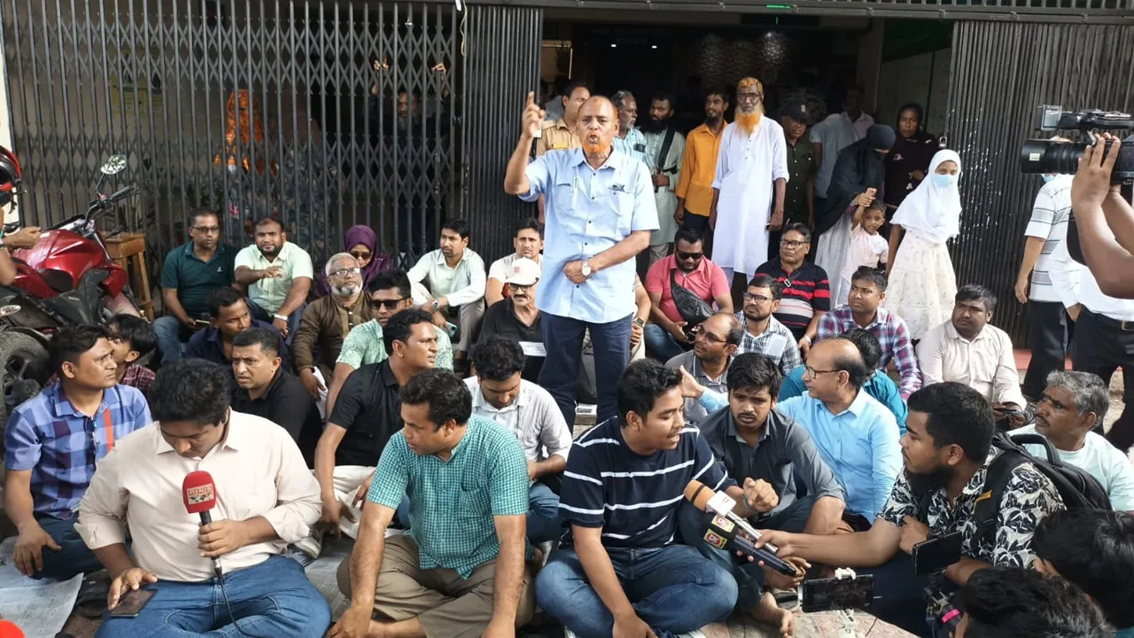 রংপুরে সাংবাদিক অপহরণ ও হেনস্তা, জড়িতদের গ্রেফতার দাবি