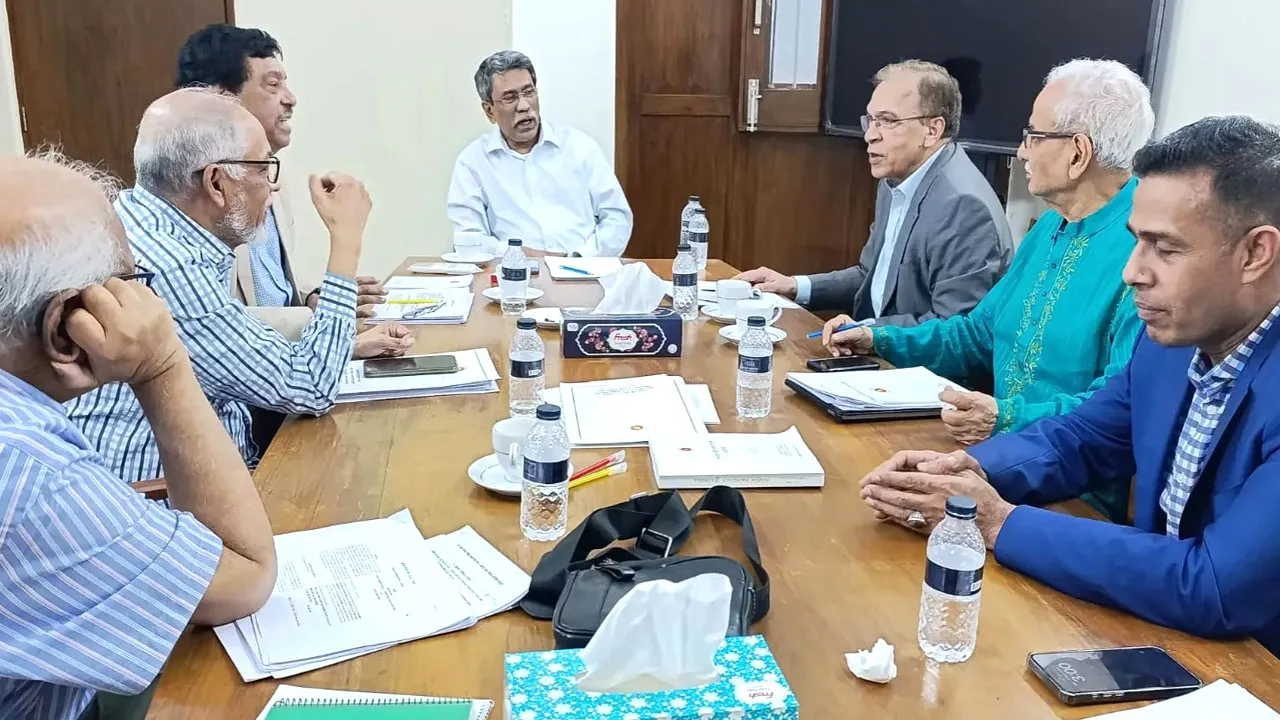 রাজনৈতিক দলের সাথে আলোচনা চালিয়ে যাবে ঐক্যমত্য কমিশন