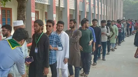রাকসু নির্বাচনে ভোটগ্রহণ শুরু